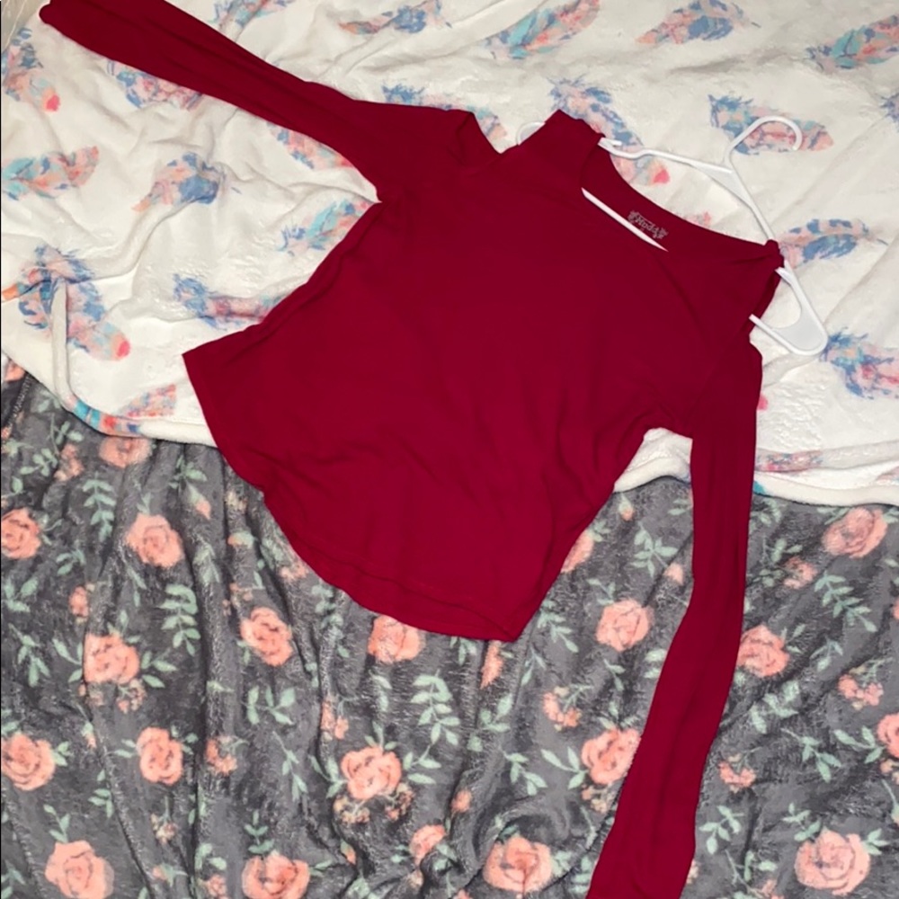 Mudd Cold Shoulder Long sleeve